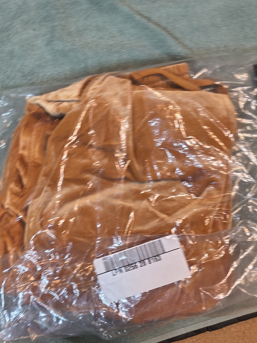 Fabletics Daria Velour Jogger Pants Women L 10 Honey NWT Drawstring Tapered - Picture 10 of 10